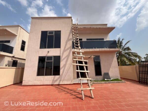 Spacious self-compound with a secure gate and ample parking.