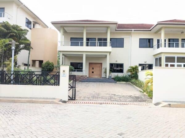 featured image of the Spacious 4-Bedroom House for Rent in Cantonments with Pool and Garden