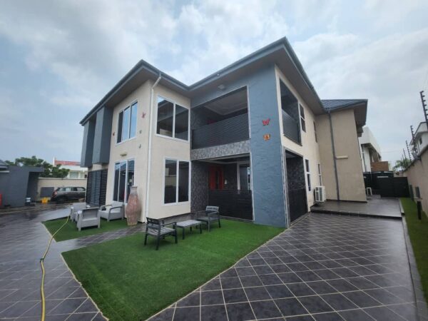 featured image of the Elegant 5-Bedroom House for Sale in Airport Hills Estate – Price Negotiable