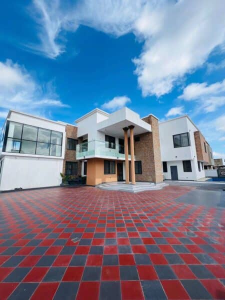 featured image of the Modern 5-Bedroom House for Sale in West Trassacco with Contemporary Finishes