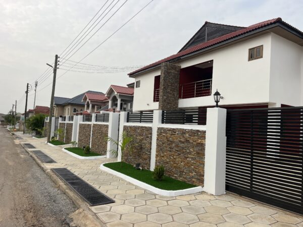 featured image of the 4 Bedroom Home with Boy’s Quarters for Rent at Trasacco
