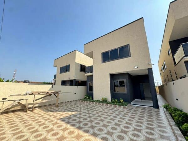 featured image of the House For Sale — 4-Bedroom En-Suite Home